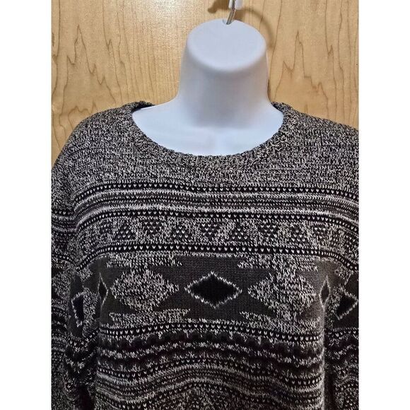 Urban Pipeline Large Knit Black & White Sweater With Geometric Pattern For Men - Picture 2 of 4